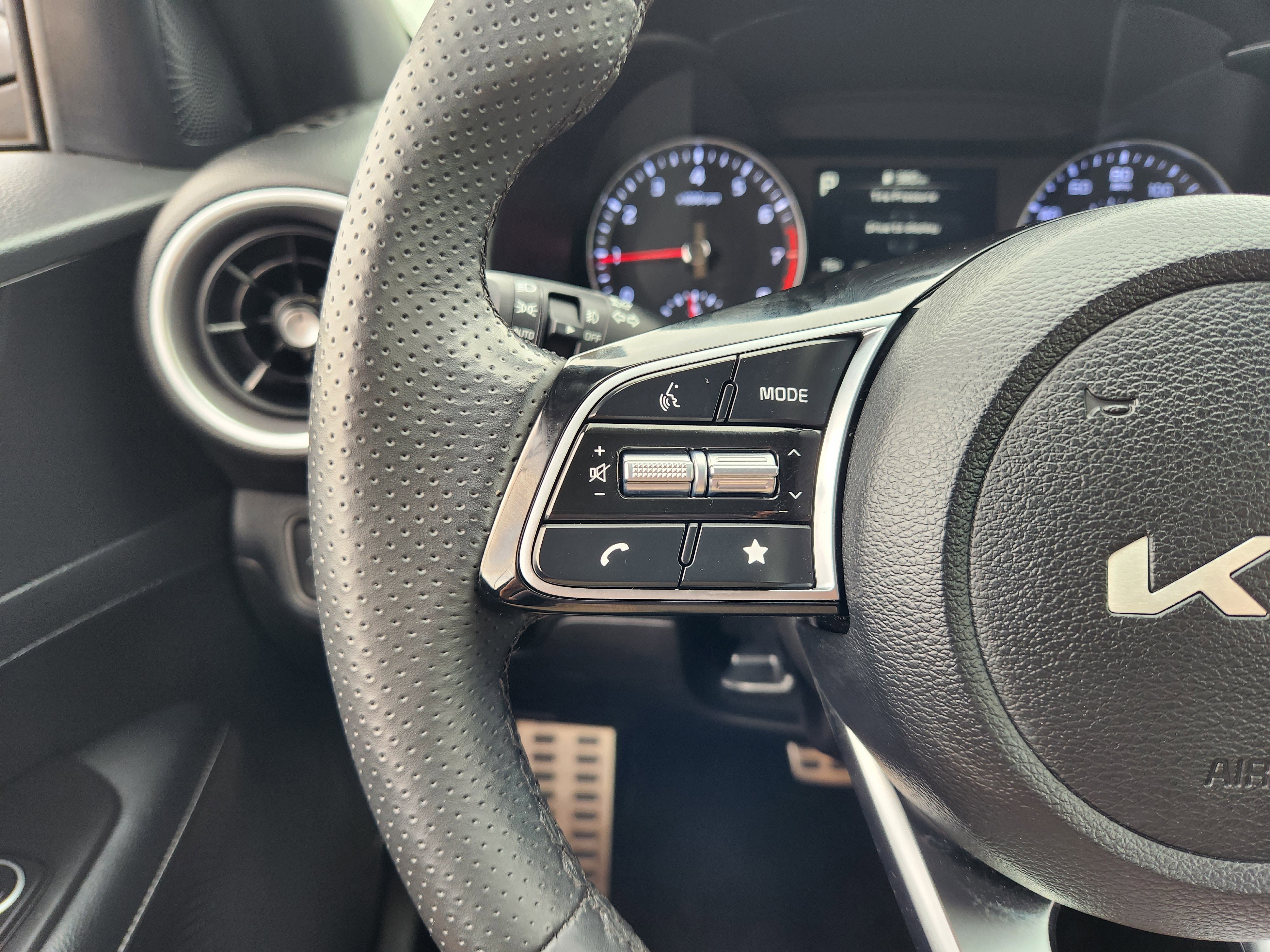 Used 2024 Kia Forte GT-Line w/ GT-Line Premium Package image 30