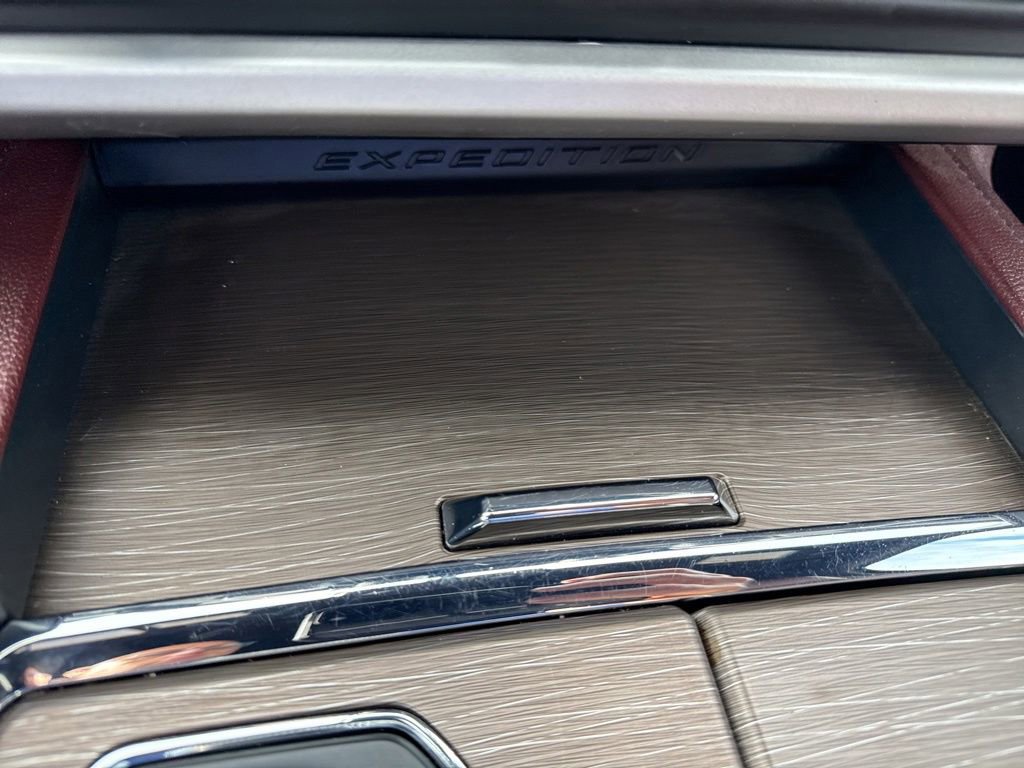 Used 2023 Ford Expedition Limited AWD/4WD image 15