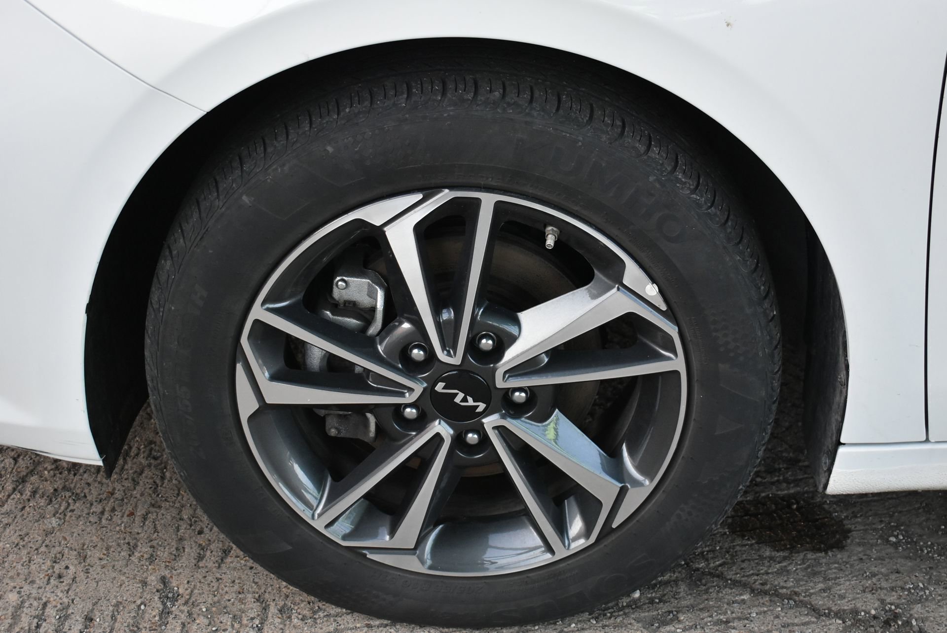 Used 2024 Kia Forte LXS image 10