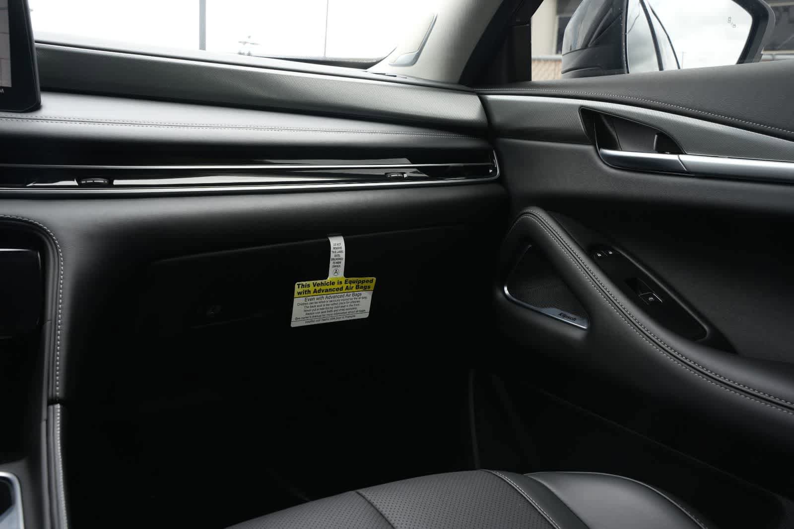 Used 2026 INFINITI QX60 Luxe w/ Cargo Package FWD image 8