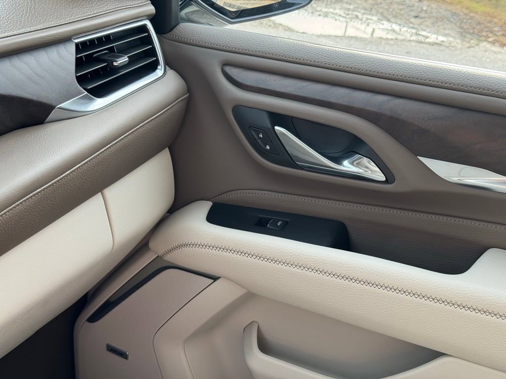 Used 2024 GMC Yukon Denali w/ Advanced Technology Package image 41