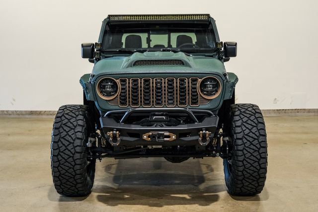 Used 2025 Jeep Gladiator Rubicon w/ Safety Group AWD/4WD image 3