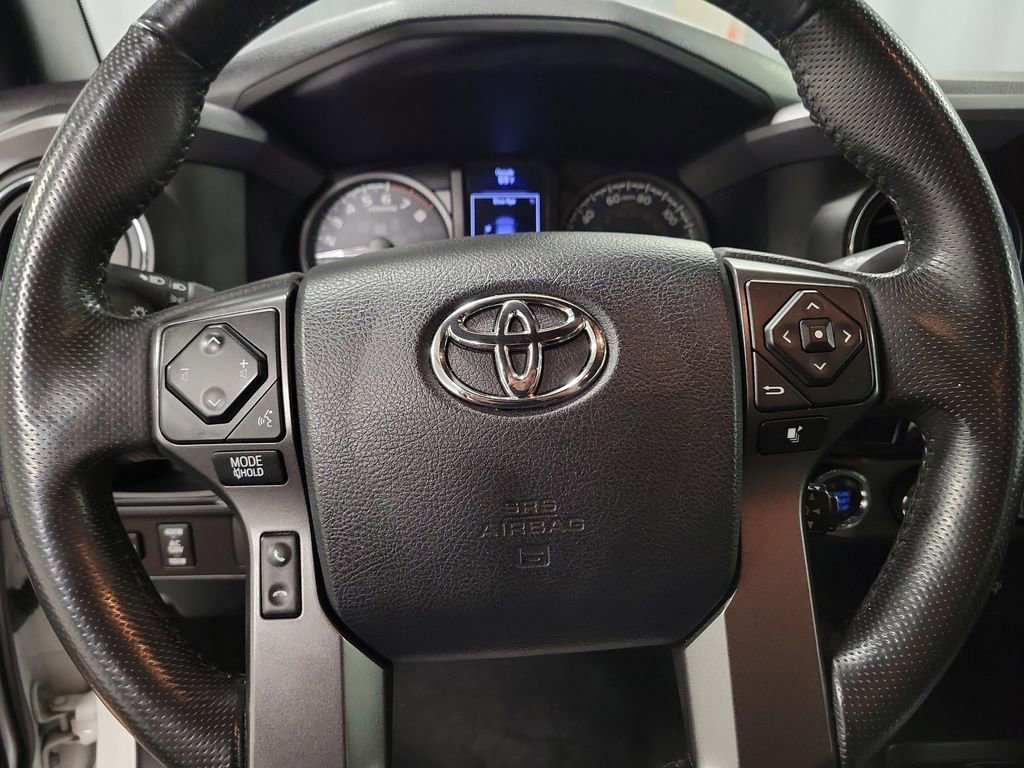Used 2016 Toyota Tacoma TRD Off-Road w/ Towing Package AWD/4WD image 17