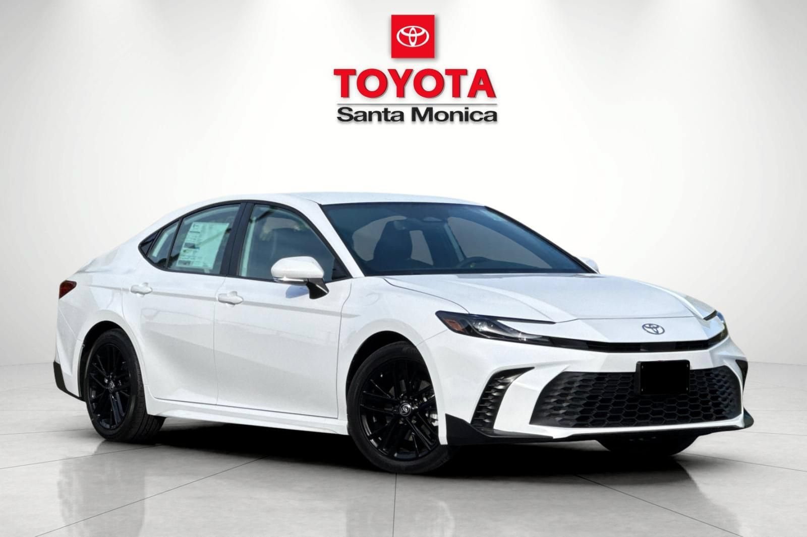 New 2026 Toyota Camry SE FWD image 1