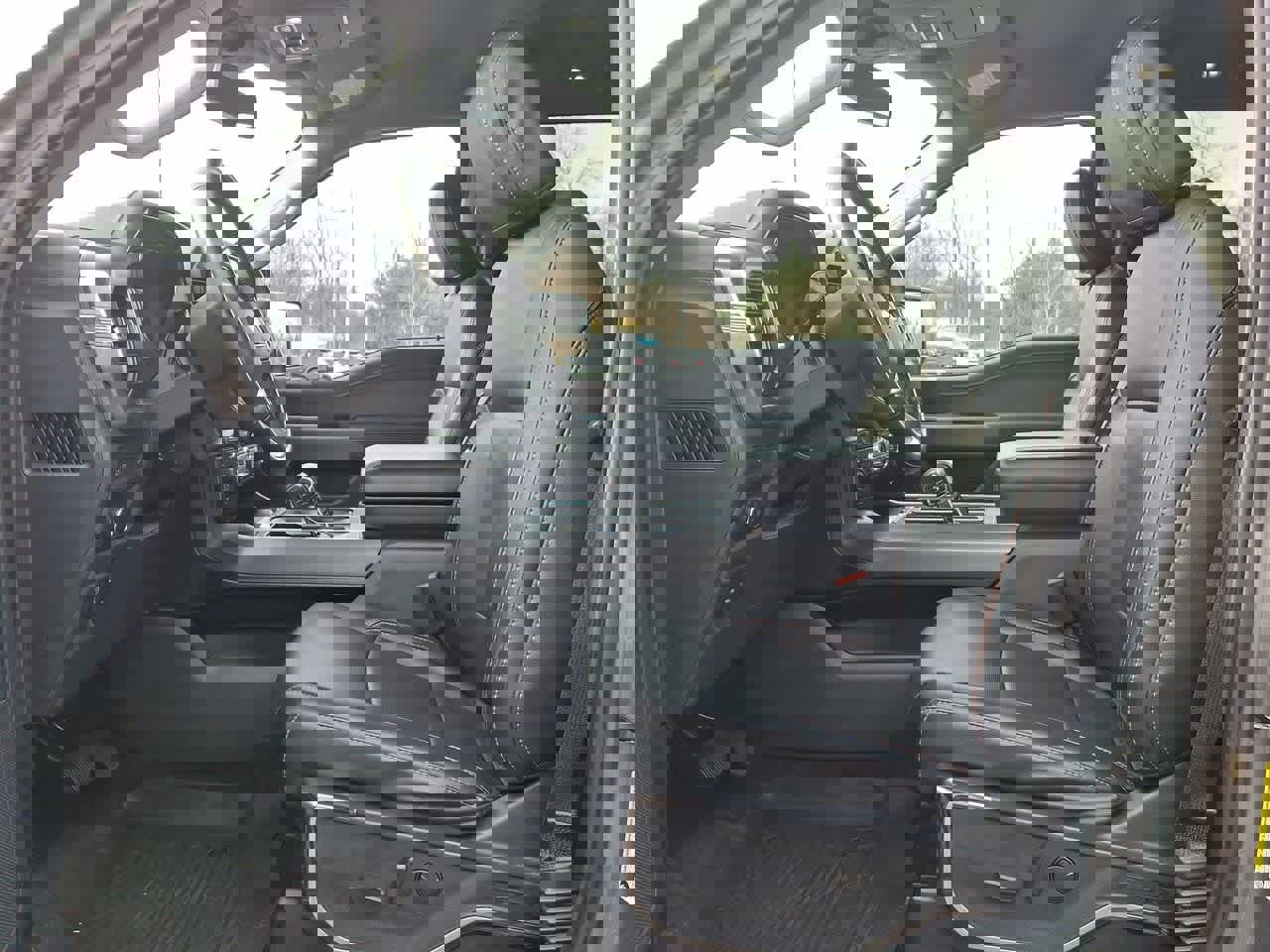 Used 2022 Ford F150 Lariat w/ FX4 Off-Road Package image 17