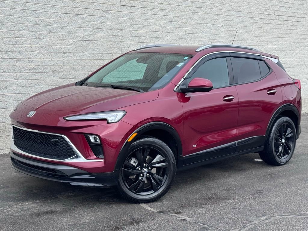 Used 2025 Buick Encore GX Sport Touring image 2