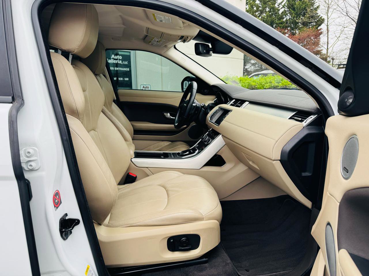 Used 2016 Land Rover Range Rover Evoque SE AWD/4WD image 23