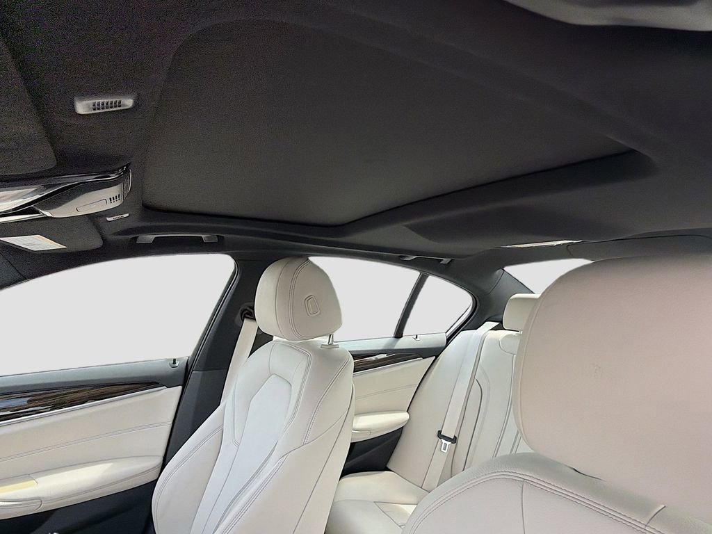 Used 2021 BMW 540i w/ Premium Package RWD image 27