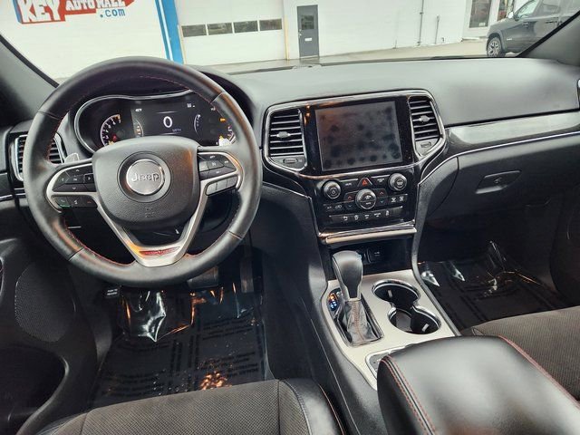 Used 2019 Jeep Grand Cherokee Trailhawk AWD/4WD image 9
