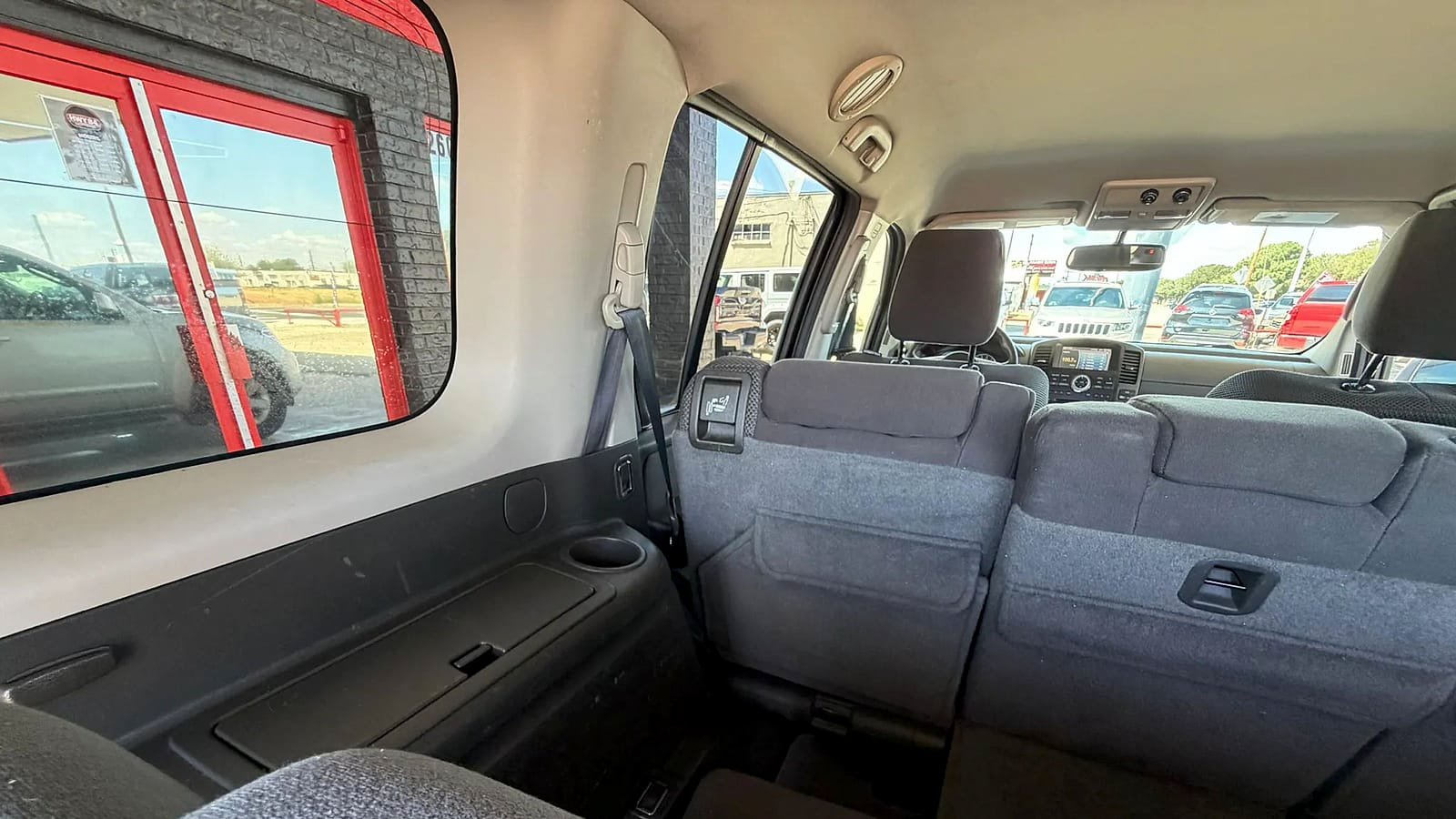 Used 2011 Nissan Pathfinder SV RWD image 13