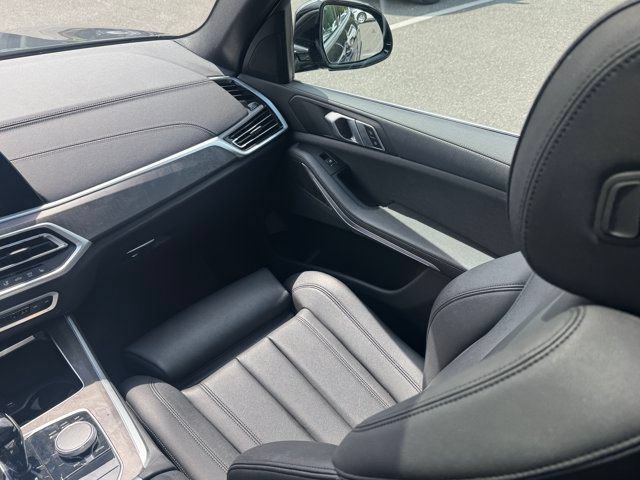 Used 2022 BMW X5 xDrive40i w/ Premium Package AWD/4WD image 16