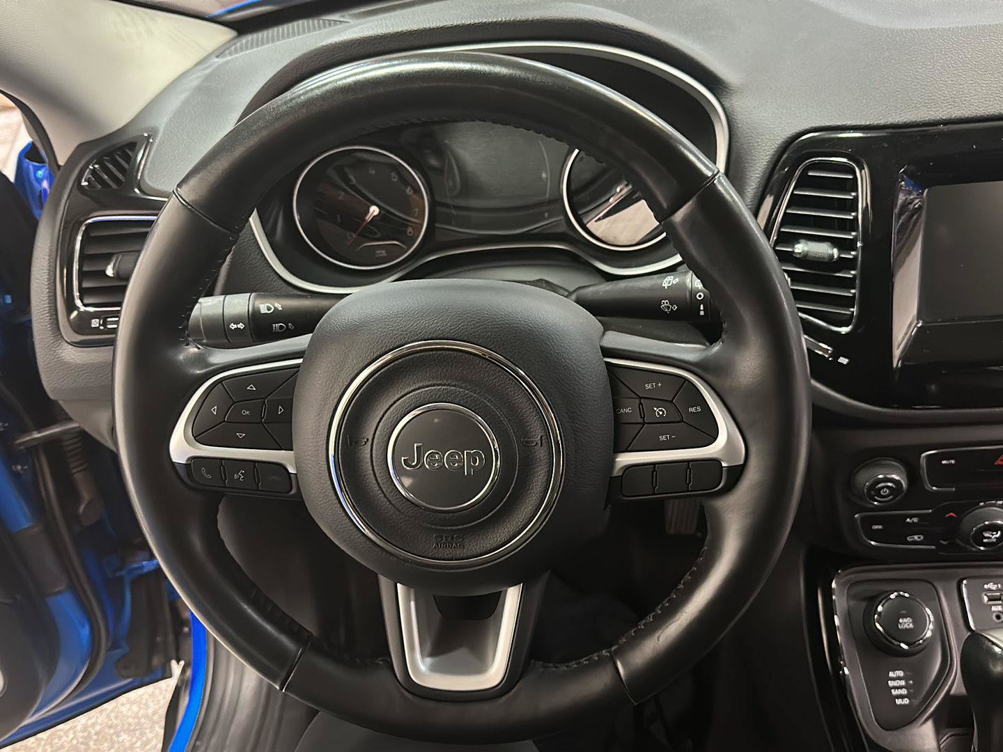 Used 2019 Jeep Compass Latitude AWD/4WD image 18