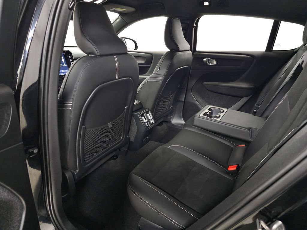 Used 2023 Volvo C40 P8 Recharge Ultimate w/ Protection Package Premier AWD/4WD image 33