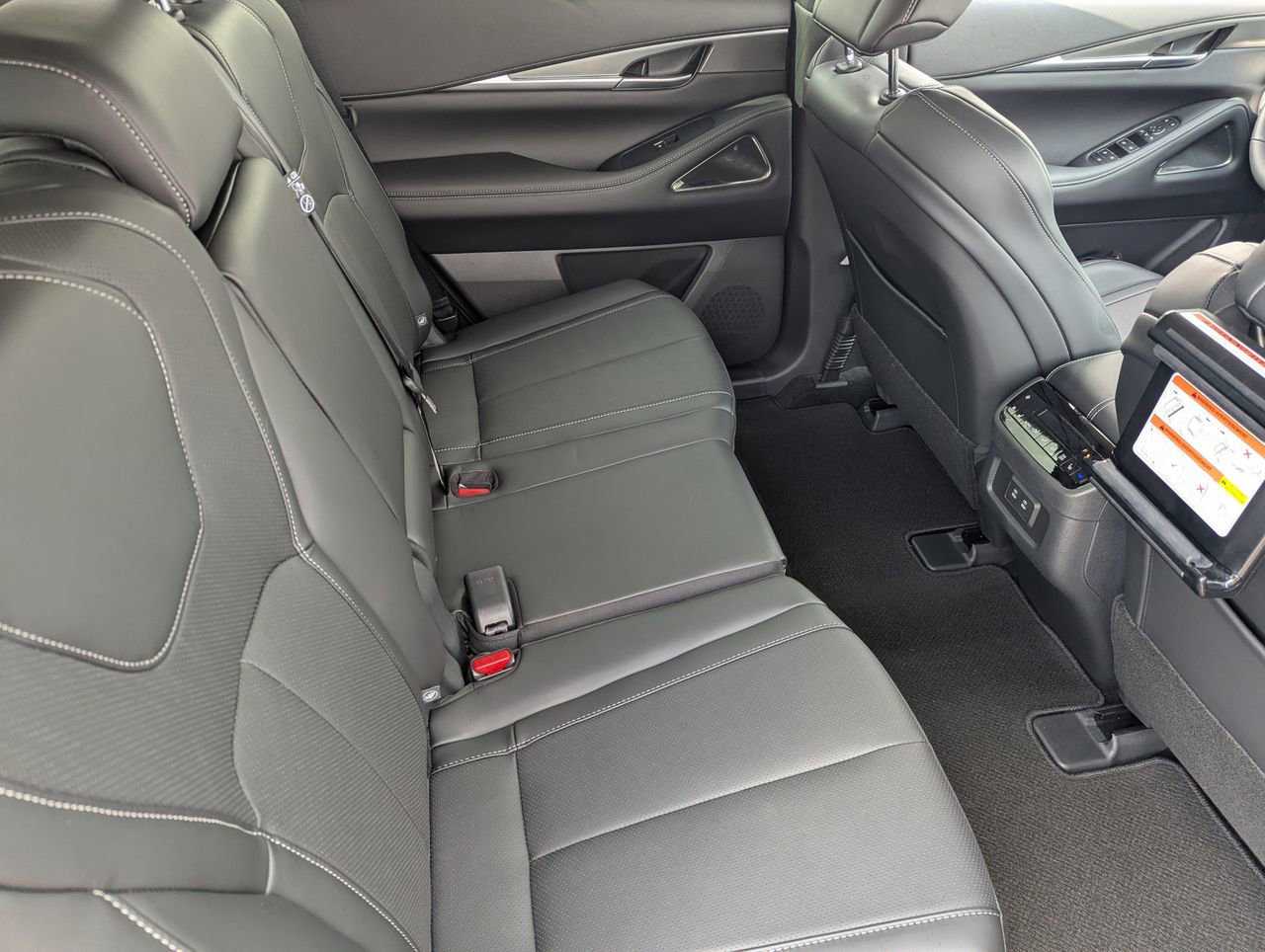 Certified 2026 INFINITI QX60 Luxe w/ Family Package FWD image 20