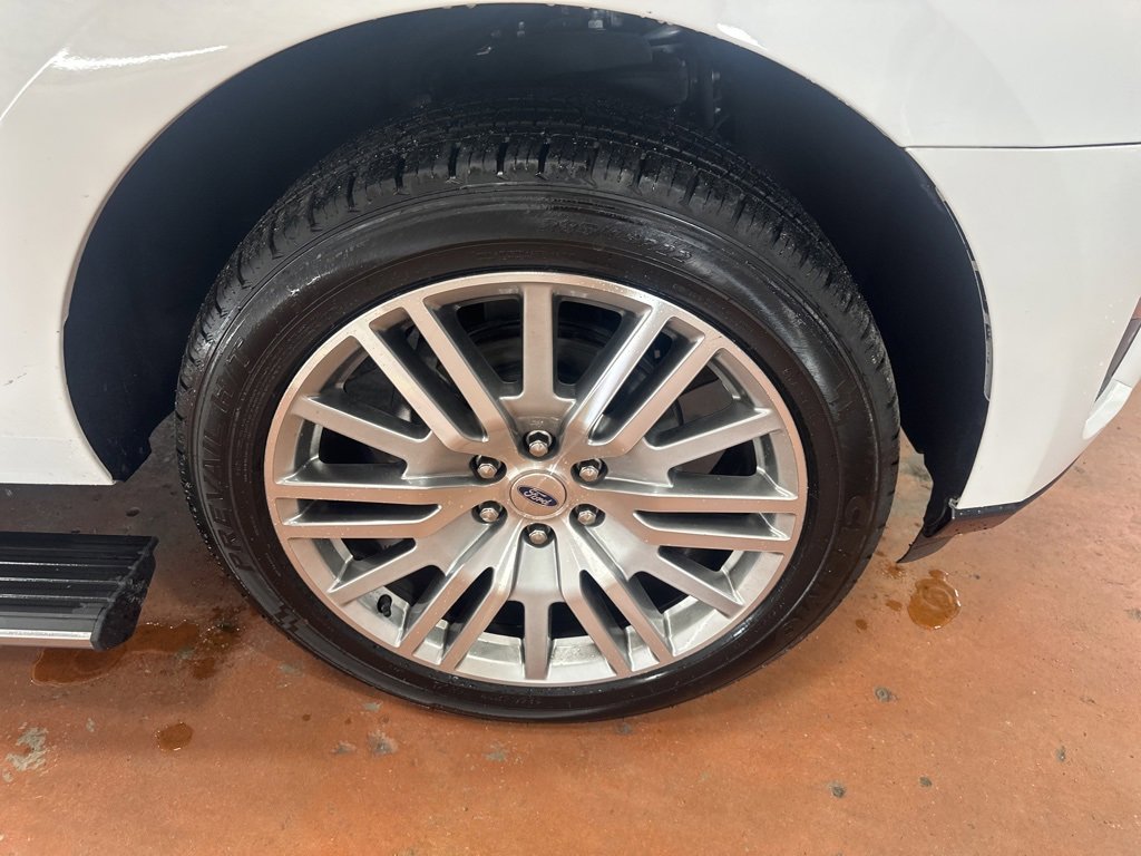 Used 2024 Ford Expedition Limited image 10