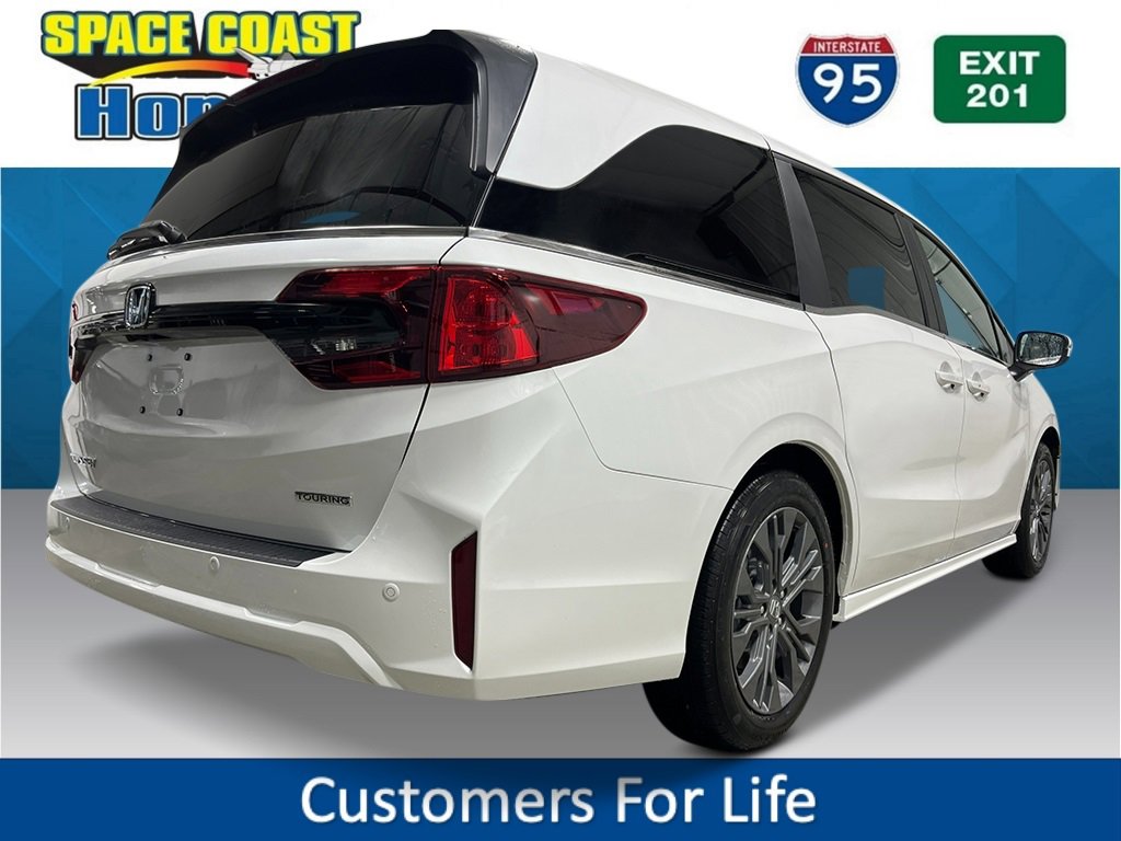 New 2026 Honda Odyssey Touring image 3