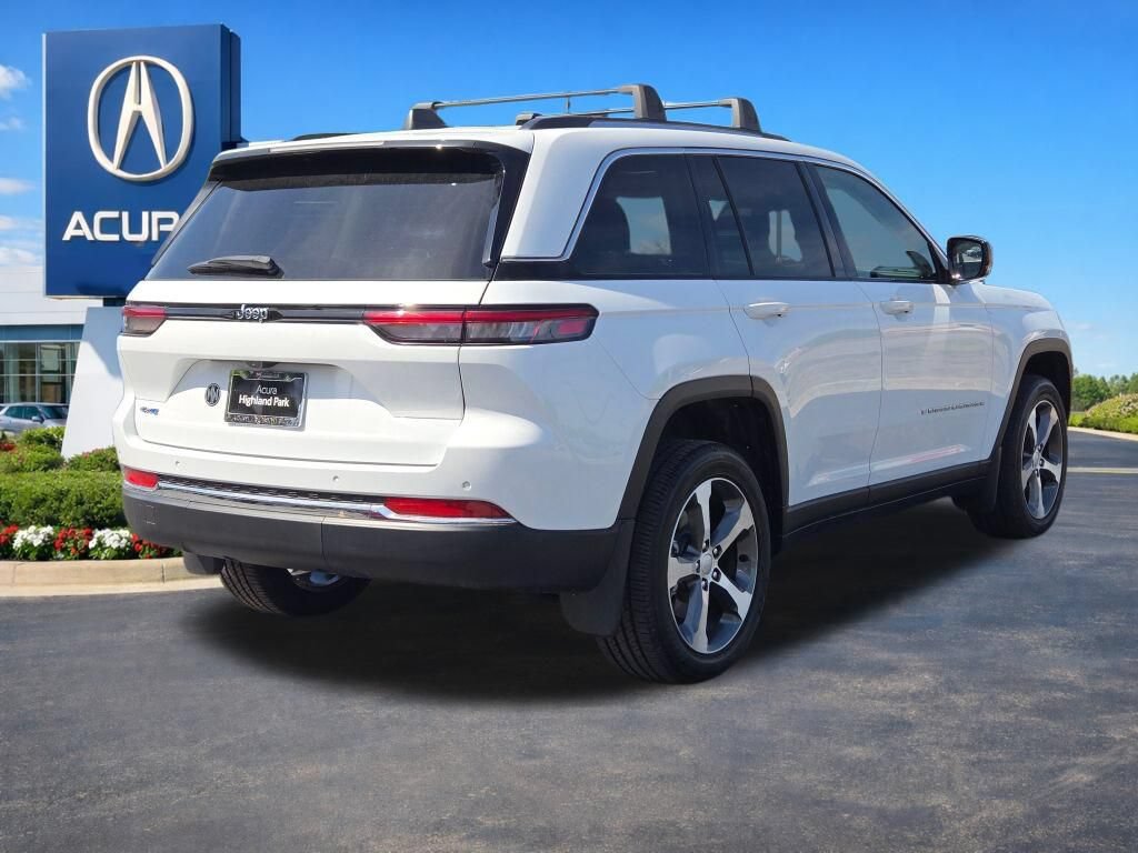 Used 2023 Jeep Grand Cherokee 4WD 4xe w/ MOPAR Finishing Package image 16