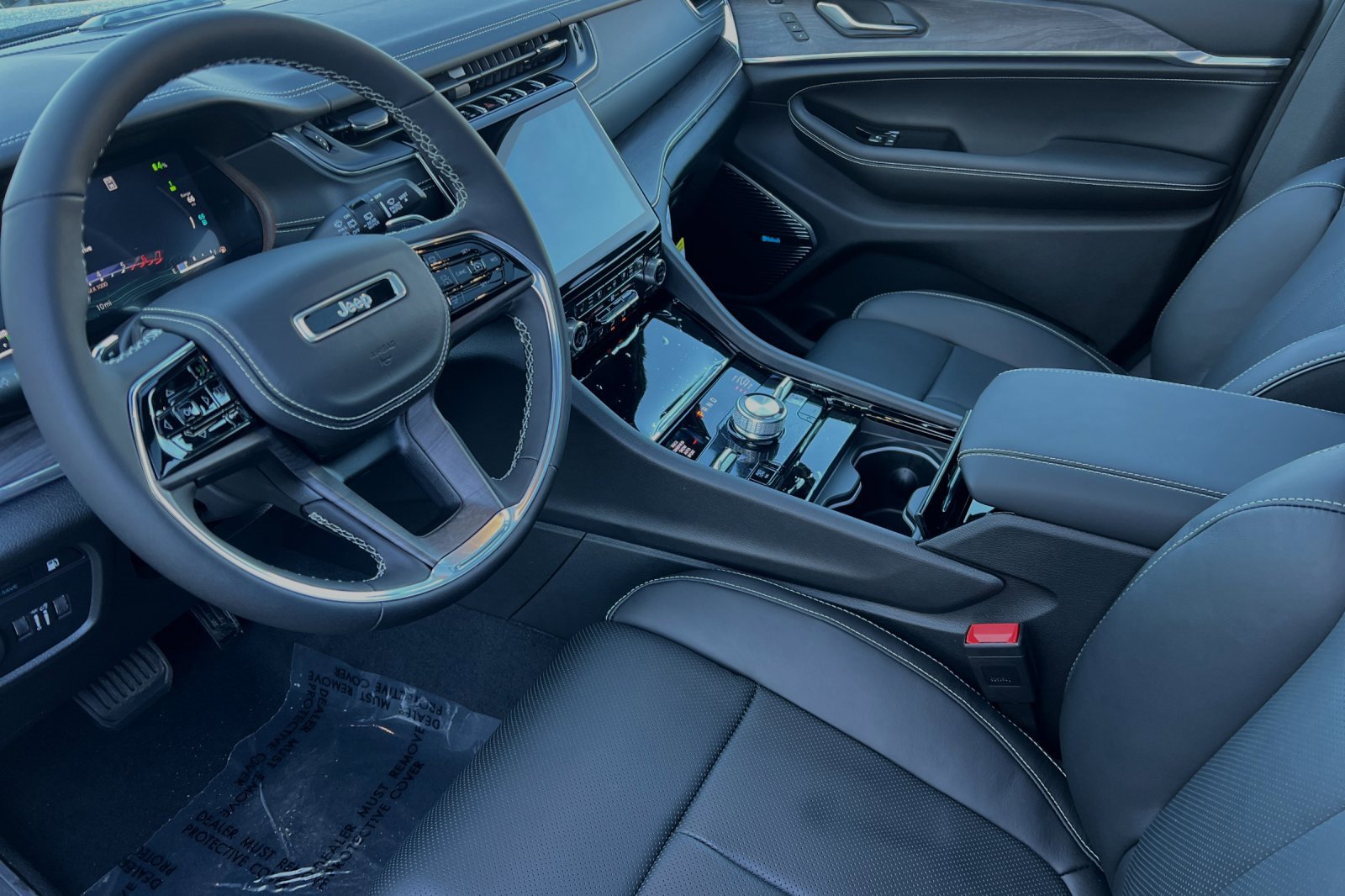 New 2024 Jeep Grand Cherokee Overland w/ Luxury Tech Group IV image 8