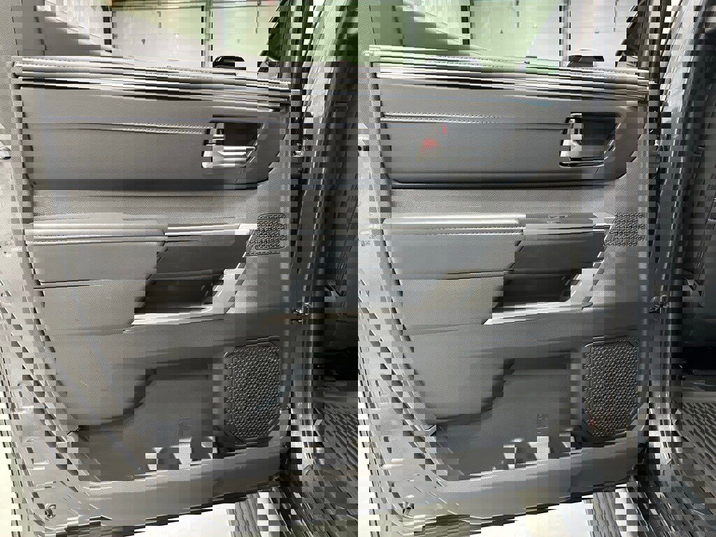 Used 2025 Toyota Tundra Platinum image 47