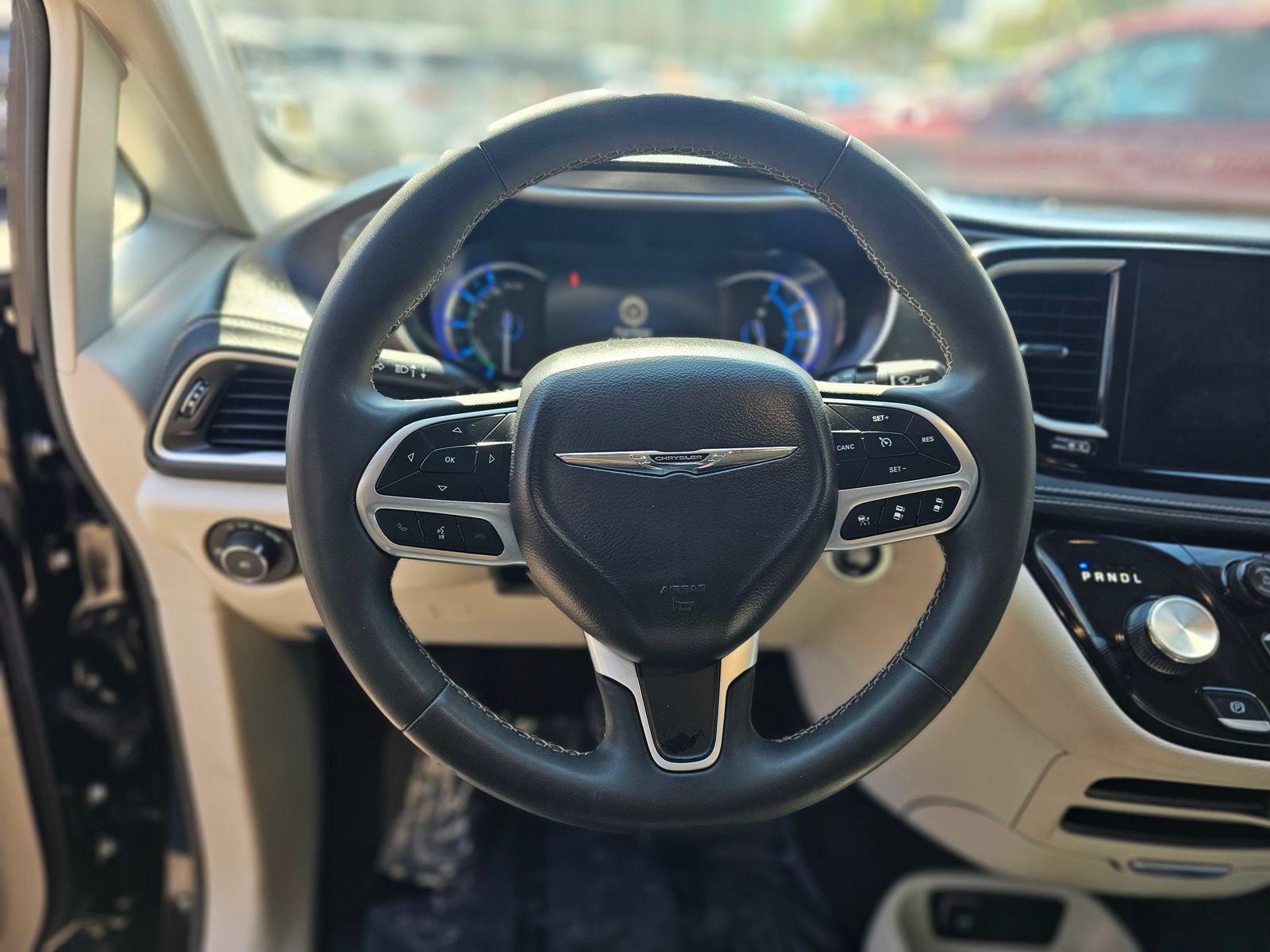 Used 2024 Chrysler Pacifica Limited FWD image 24
