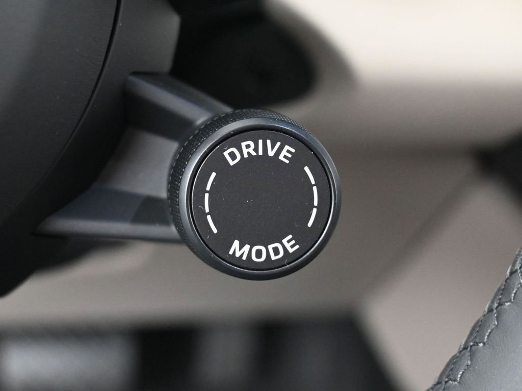 New 2025 Porsche Macan Electric RWD image 23