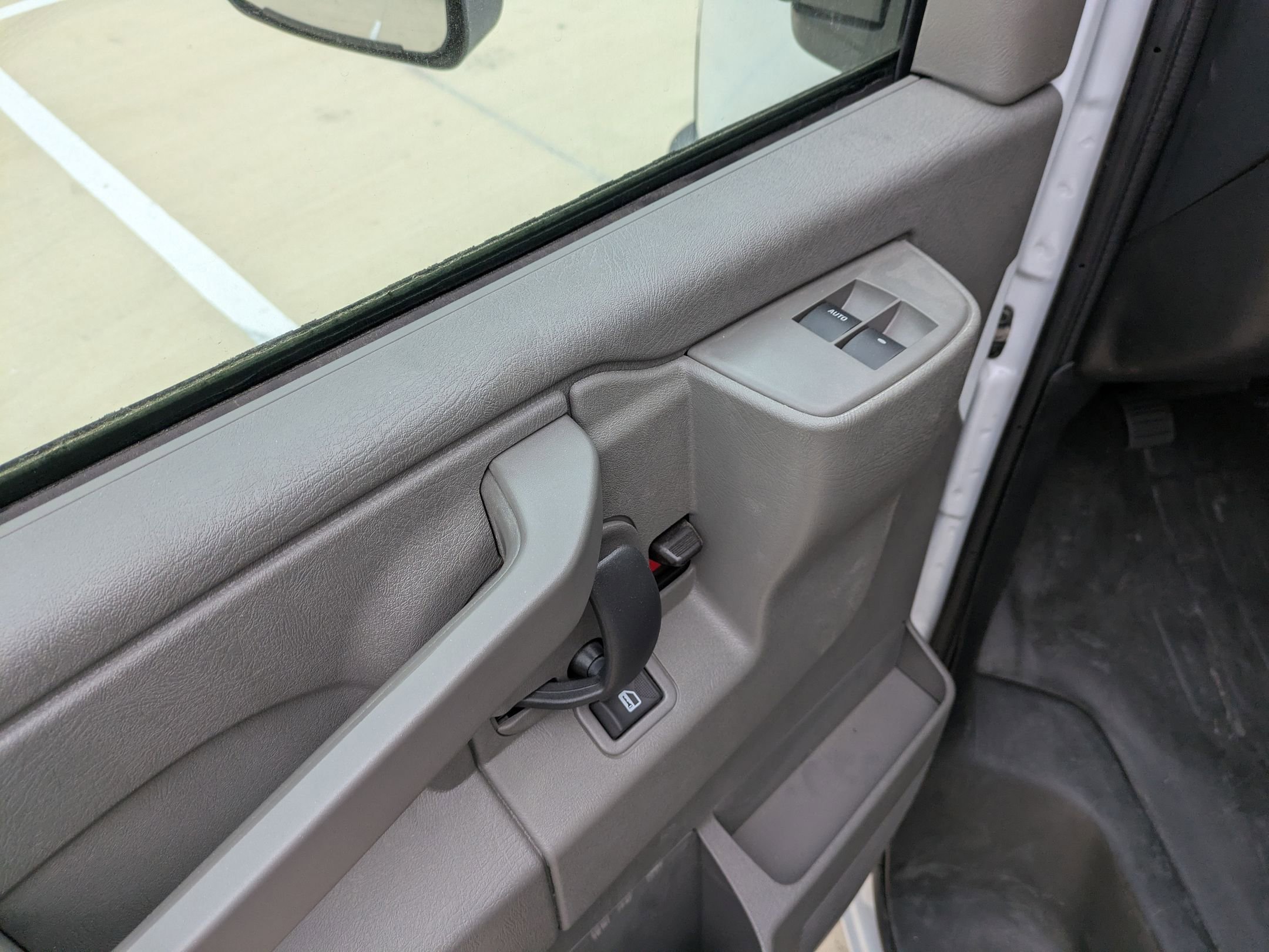 New 2024 GMC Savana 3500 w/ Power Convenience Package image 12