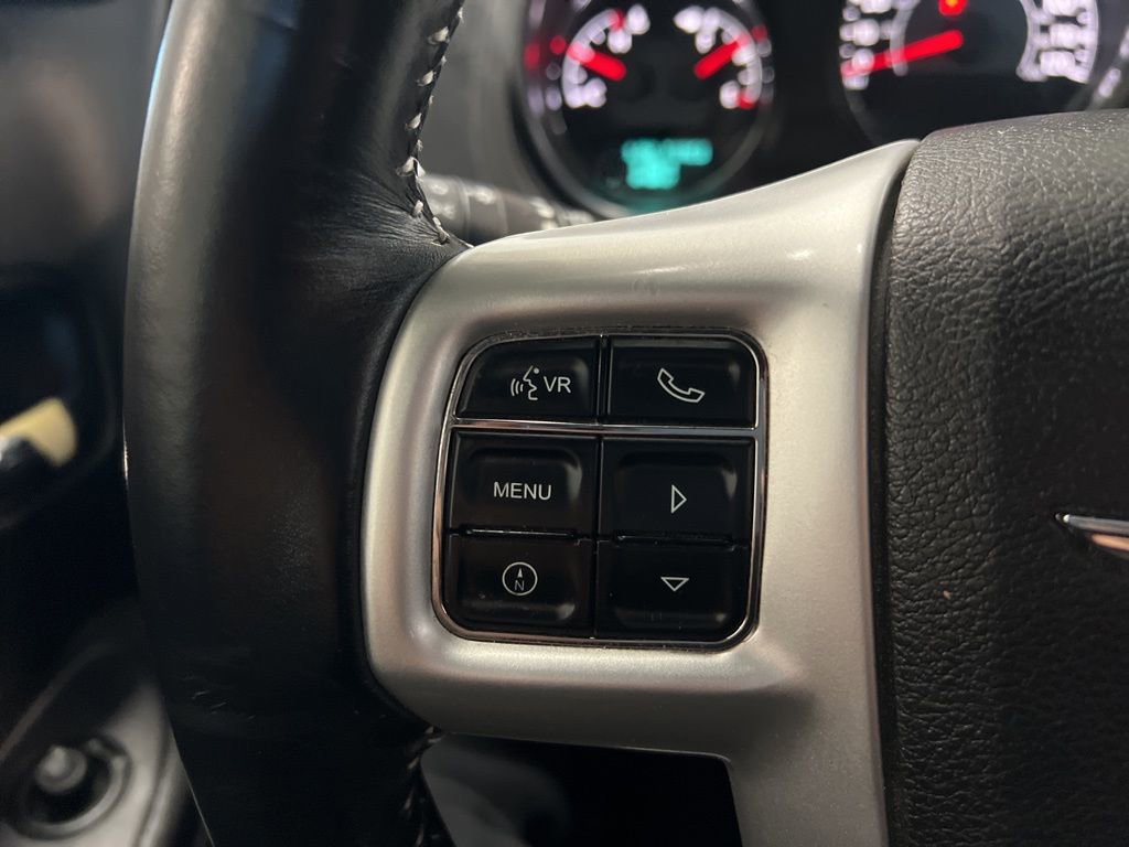 Used 2014 Chrysler 200 Limited w/ 200 S V6 Premium Group image 16
