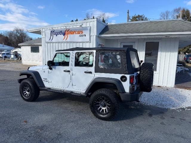 Used 2018 Jeep Wrangler Unlimited Sport w/ Connectivity Group image 11