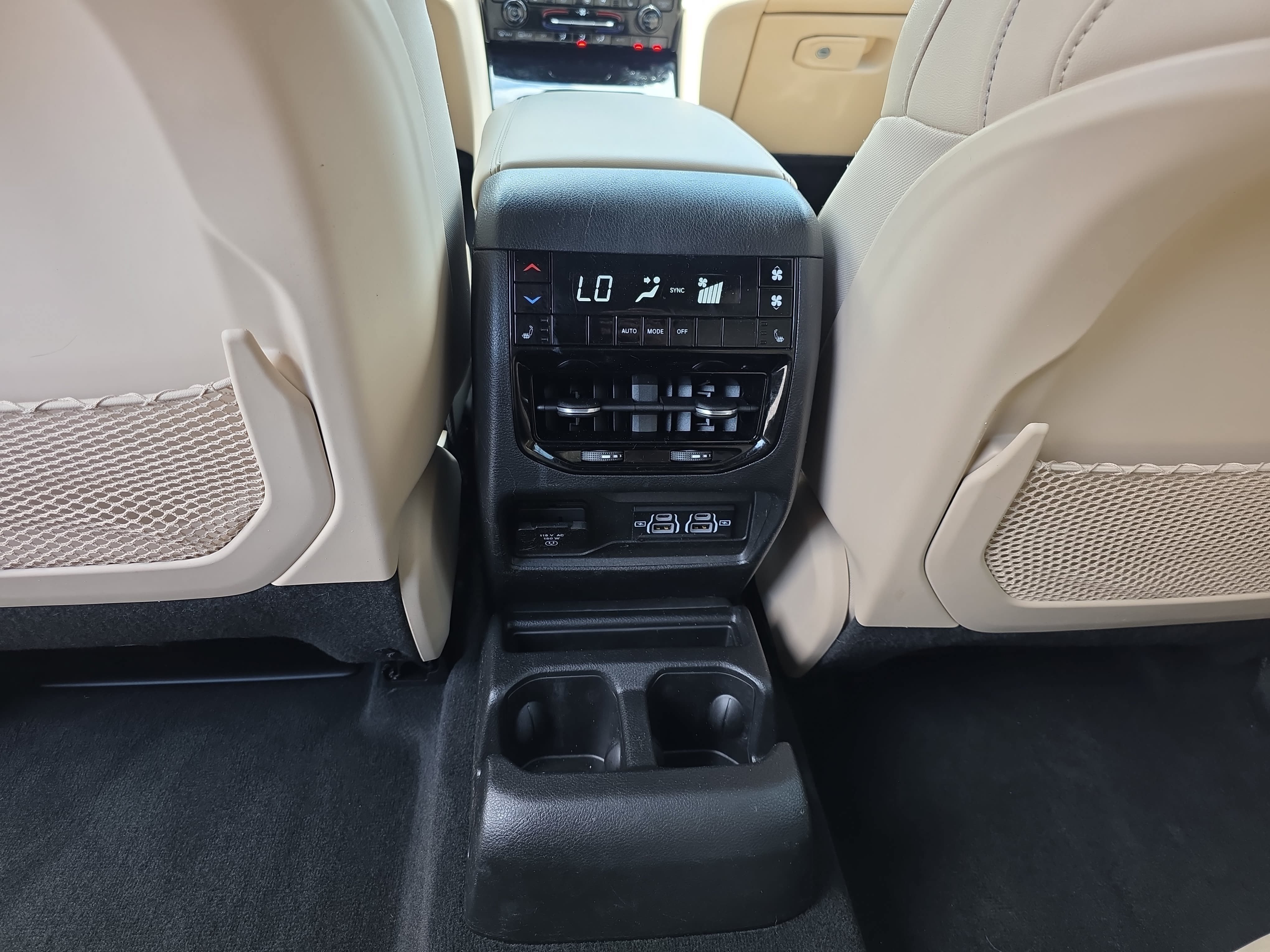 Certified 2023 Jeep Grand Cherokee L Limited w/ Luxury Tech Group II AWD/4WD image 28