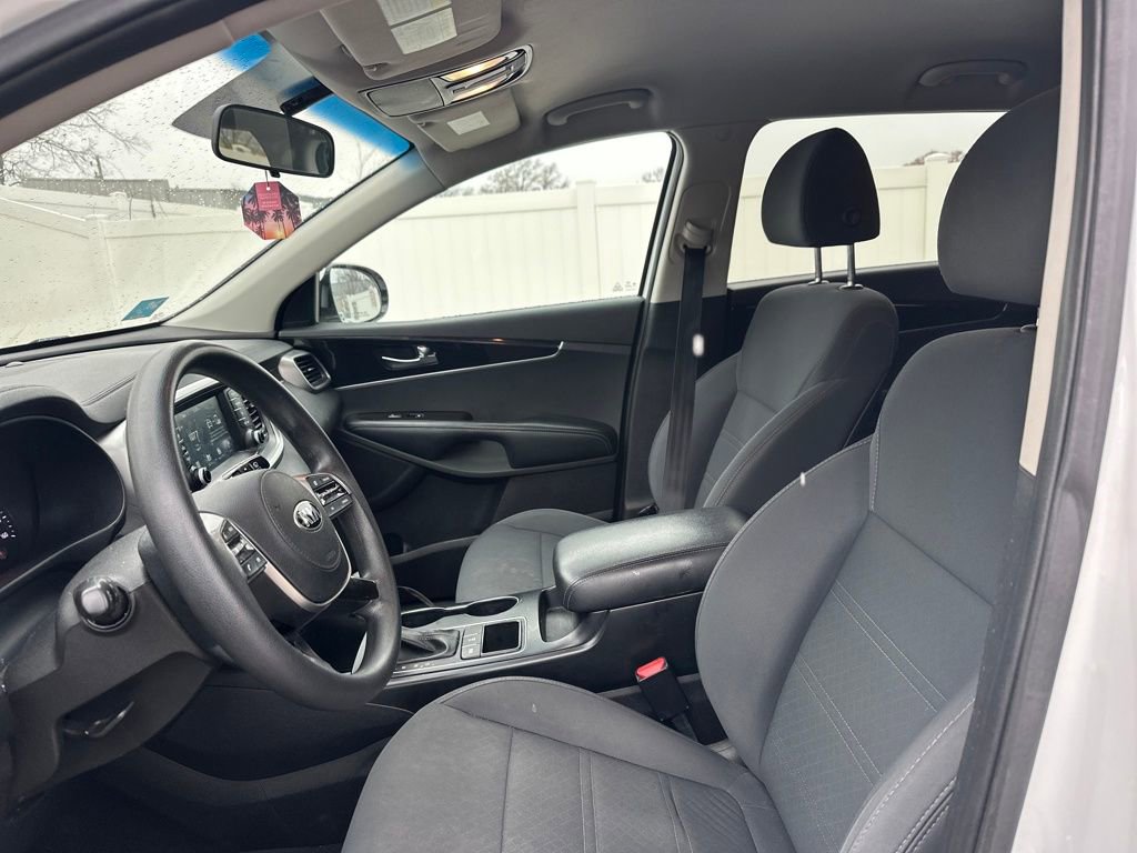 Used 2019 Kia Sorento LX image 10