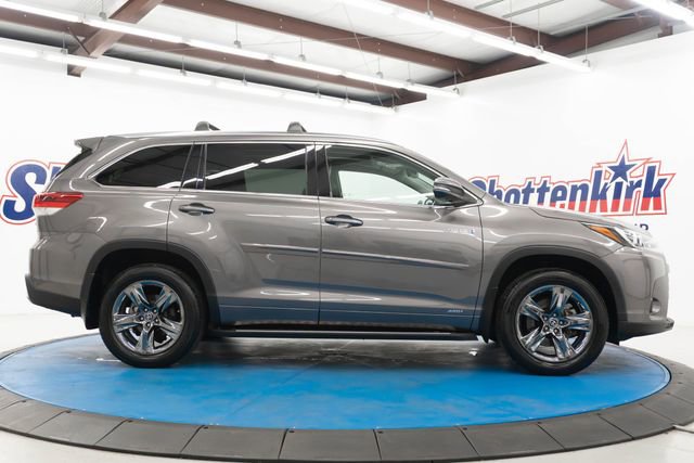 Used 2018 Toyota Highlander Limited Platinum AWD/4WD image 17