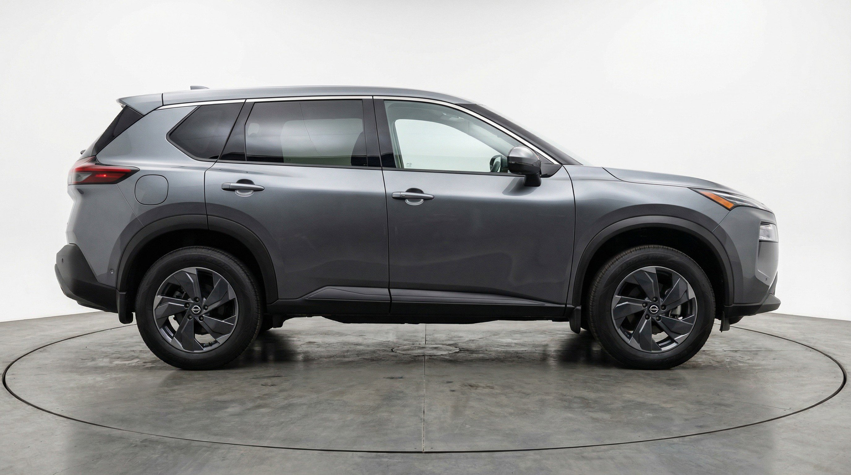 Used 2025 Nissan Rogue SV AWD/4WD image 11