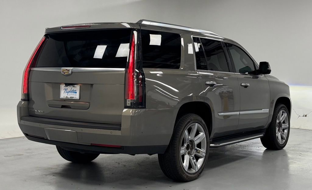 Used 2019 Cadillac Escalade Premium Luxury image 4