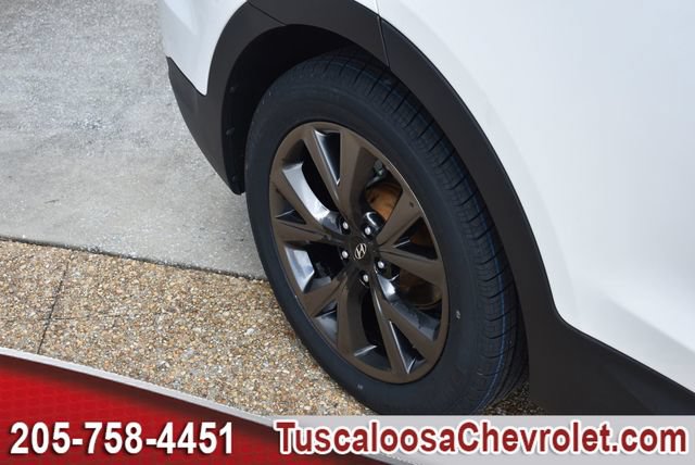 Used 2017 Hyundai Santa Fe Sport FWD image 14