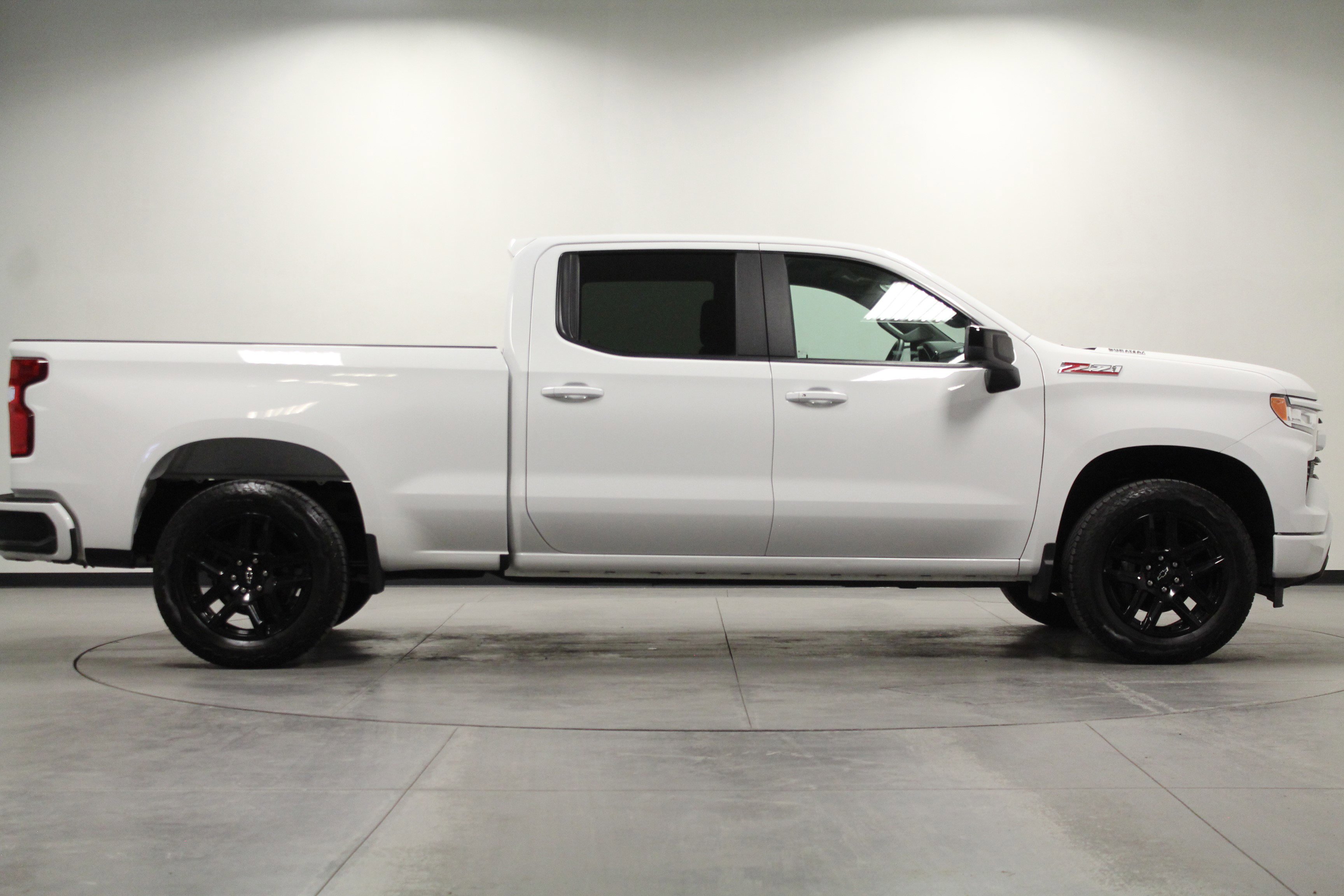 Used 2024 Chevrolet Silverado 1500 RST image 3