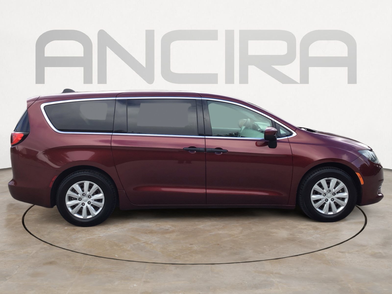 Used 2018 Chrysler Pacifica L FWD image 13