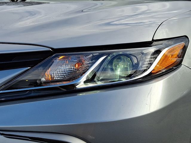 Used 2021 Toyota Camry LE image 9