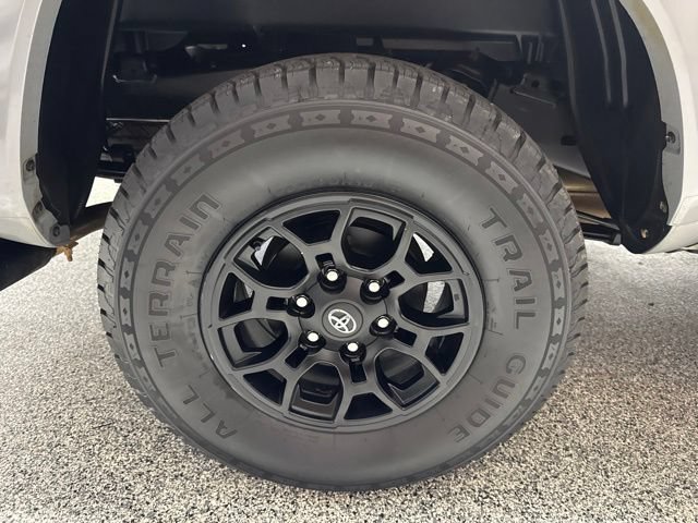 Used 2021 Toyota Tacoma SR5 w/ Technology Package AWD/4WD image 21