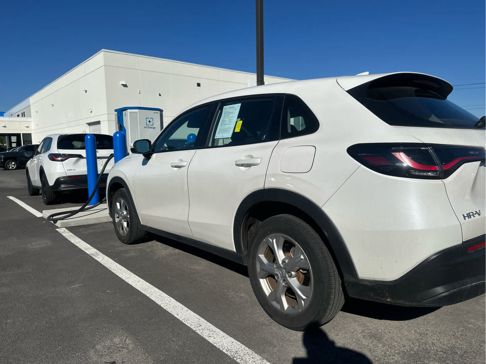 Used 2025 Honda HR-V LX image 3