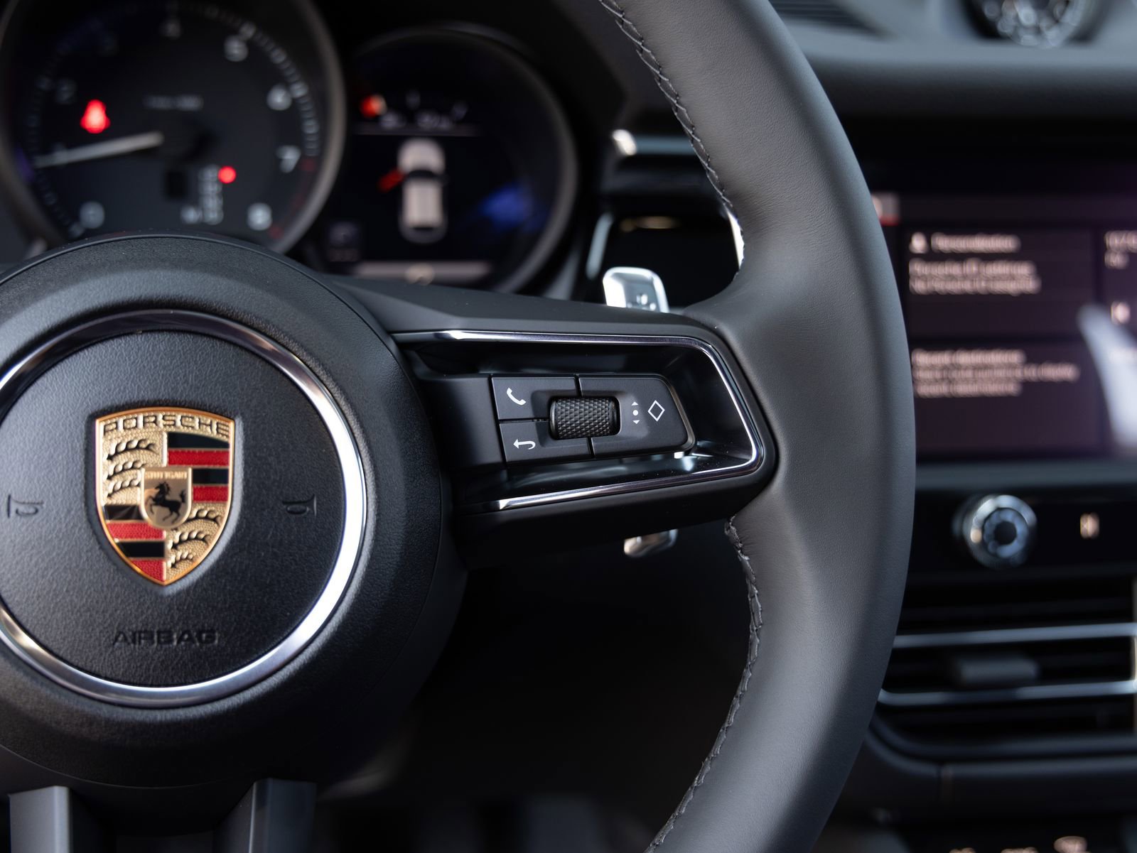 Certified 2025 Porsche Macan image 29