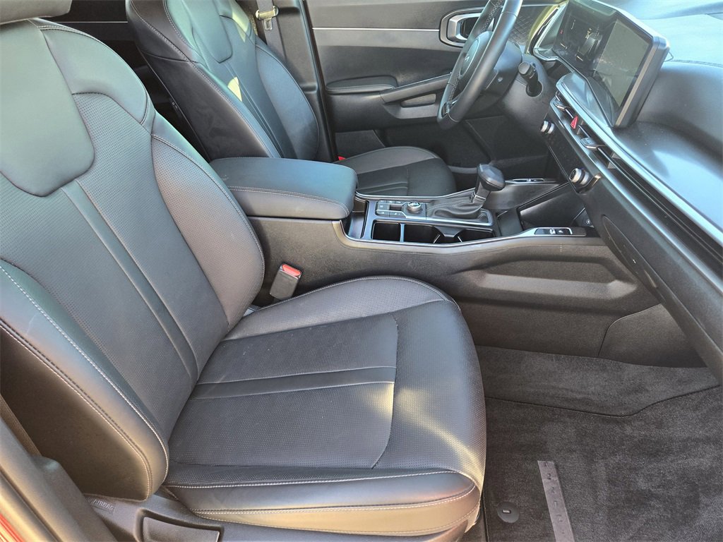 Certified 2025 Kia Sorento S image 12