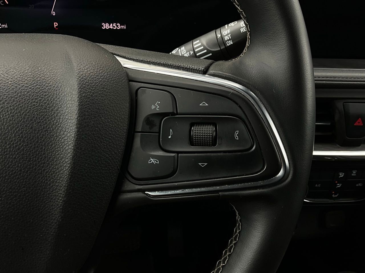 Used 2025 Buick Encore GX Preferred image 33