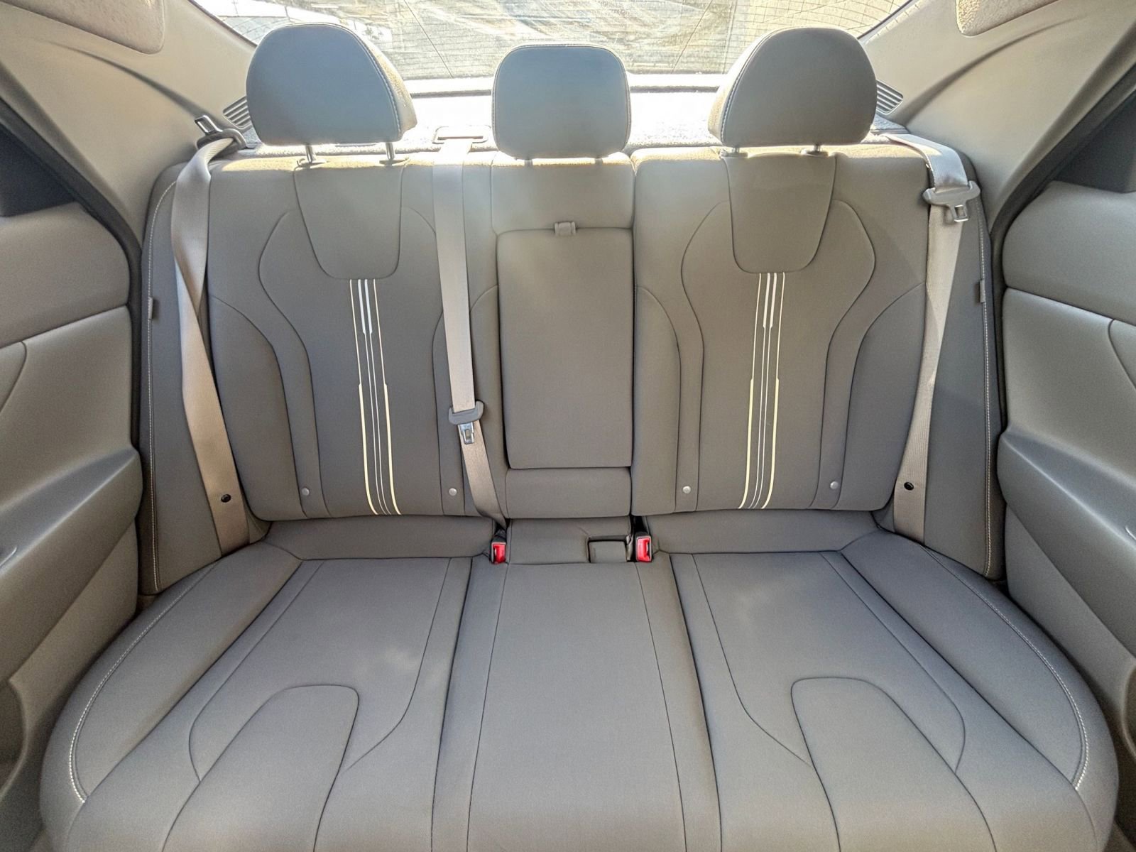 Used 2025 Hyundai Elantra SEL image 38