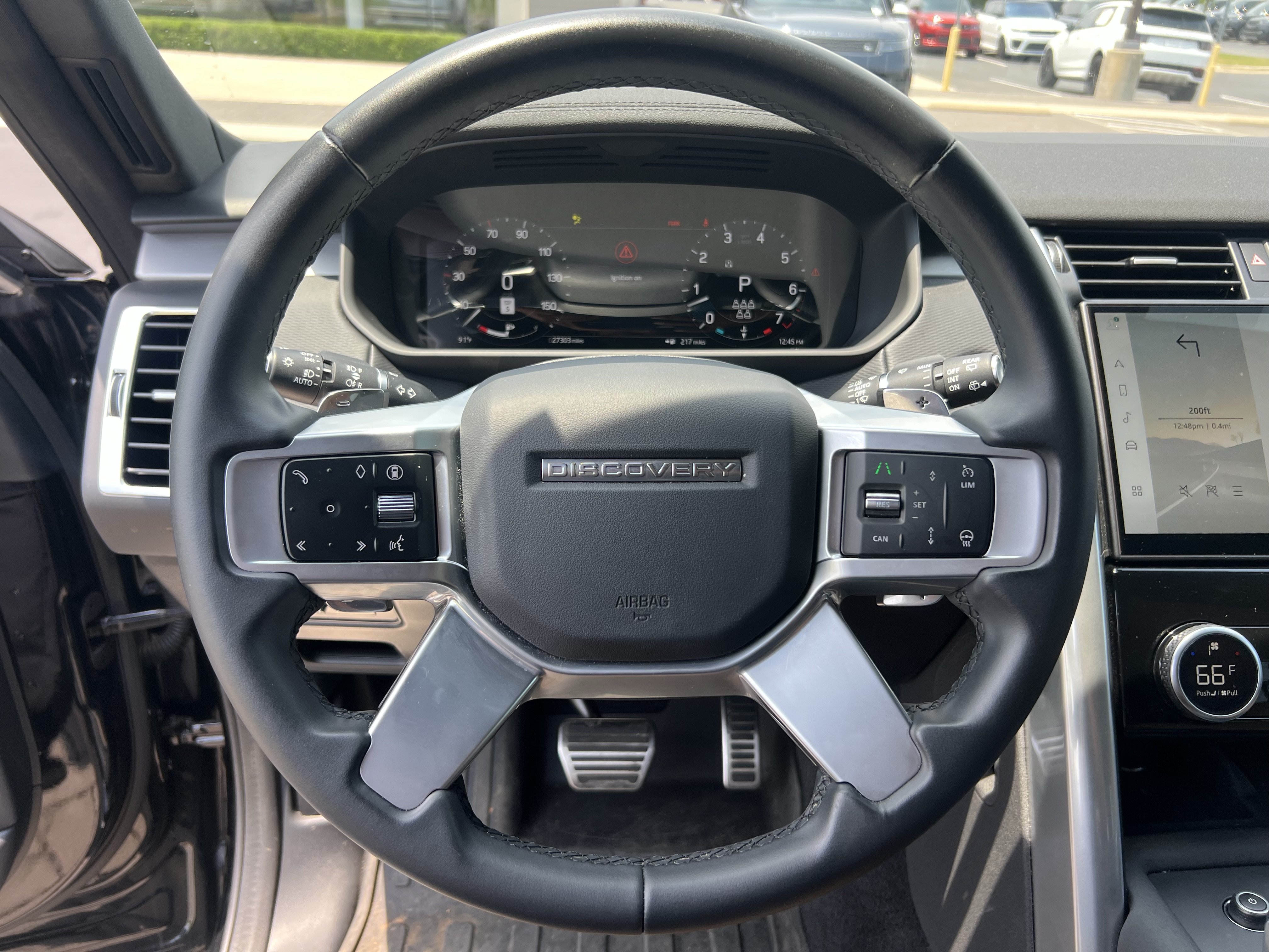 Certified 2025 Land Rover Discovery Dynamic SE AWD/4WD image 21