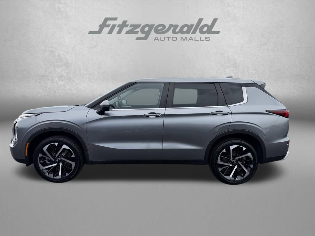Used 2023 Mitsubishi Outlander SE AWD/4WD image 5