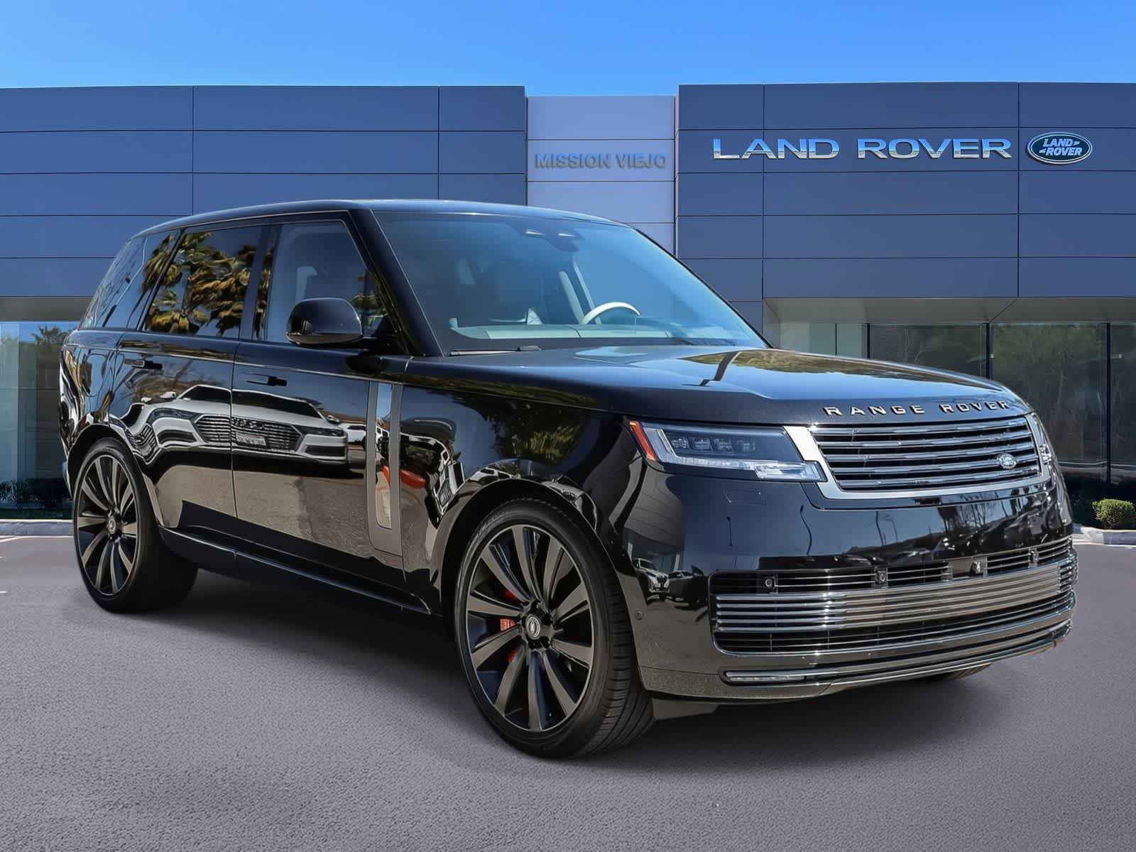 Used 2024 Land Rover Range Rover SV image 3