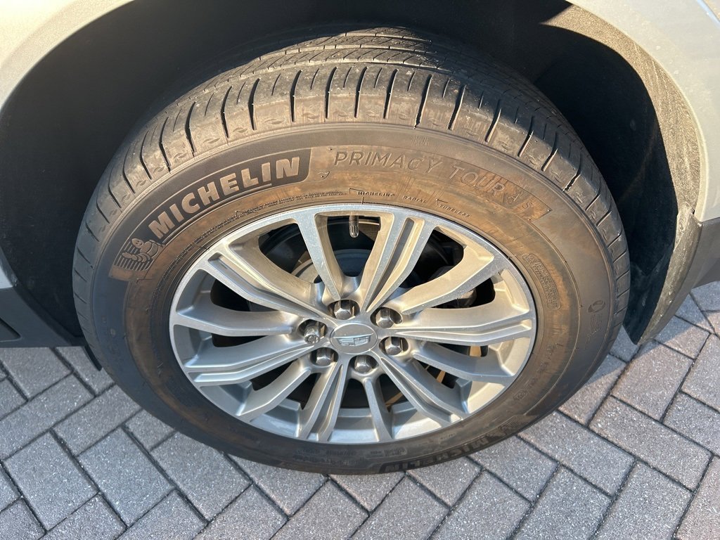 Used 2017 Cadillac XT5 Luxury w/ Driver Awareness Package image 12