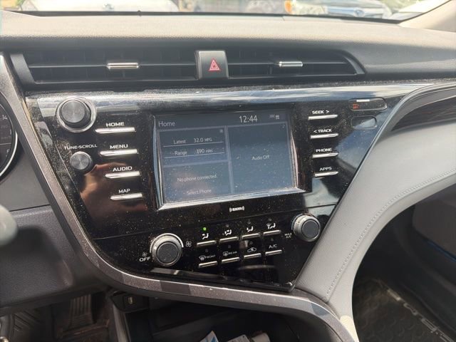 Used 2020 Toyota Camry LE FWD image 9