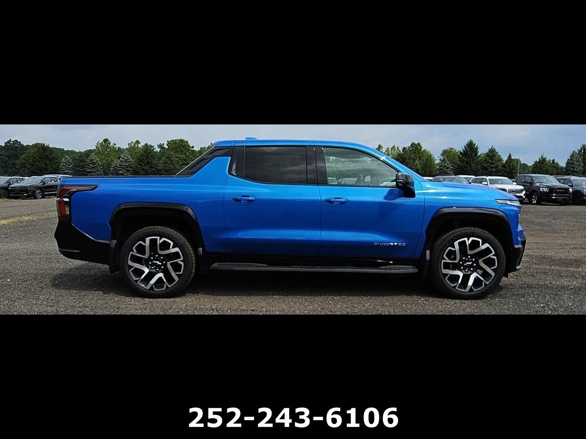 Used 2025 Chevrolet Silverado EV RST AWD/4WD image 2