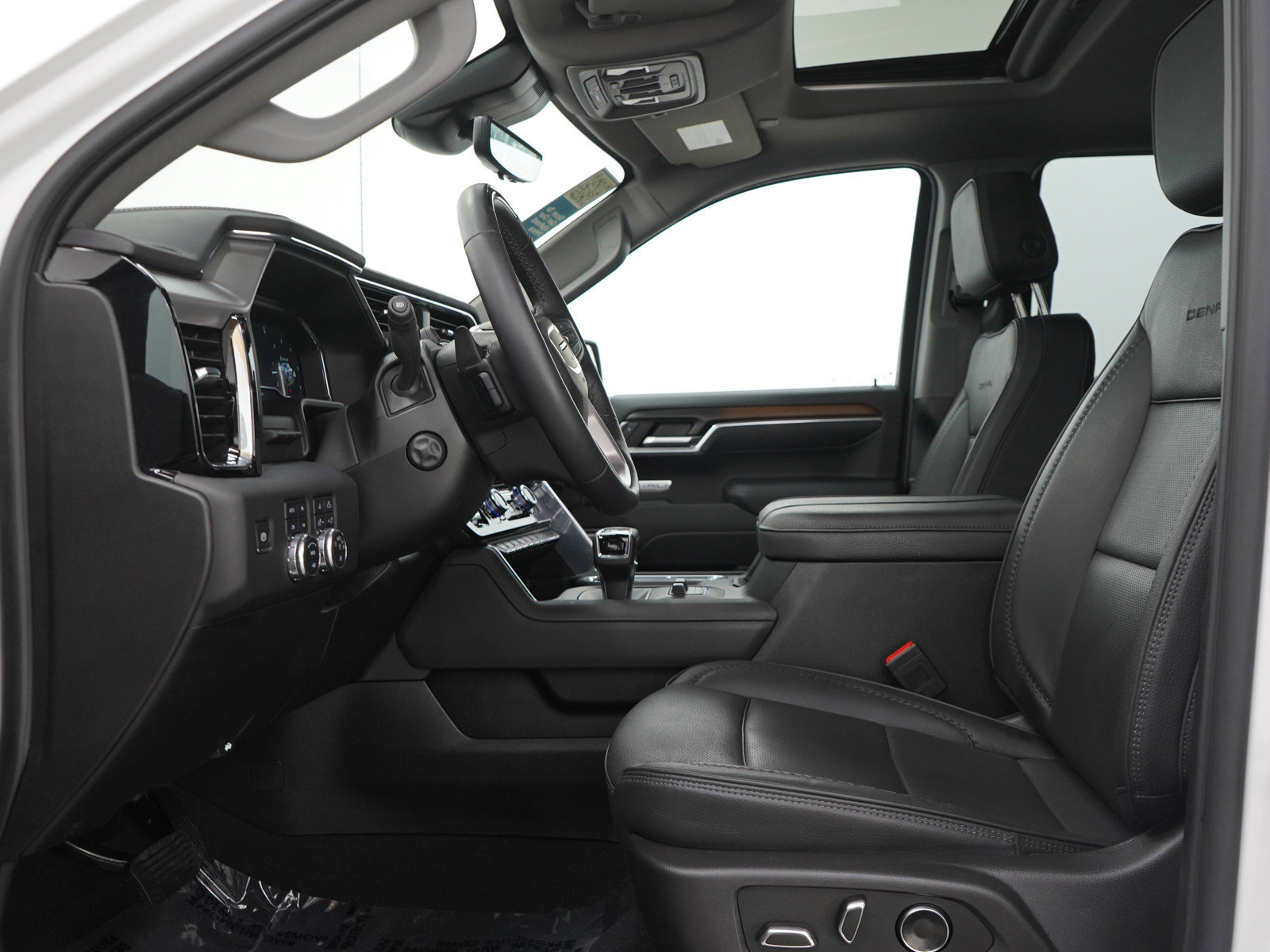 Used 2025 GMC Sierra 1500 Denali AWD/4WD image 24